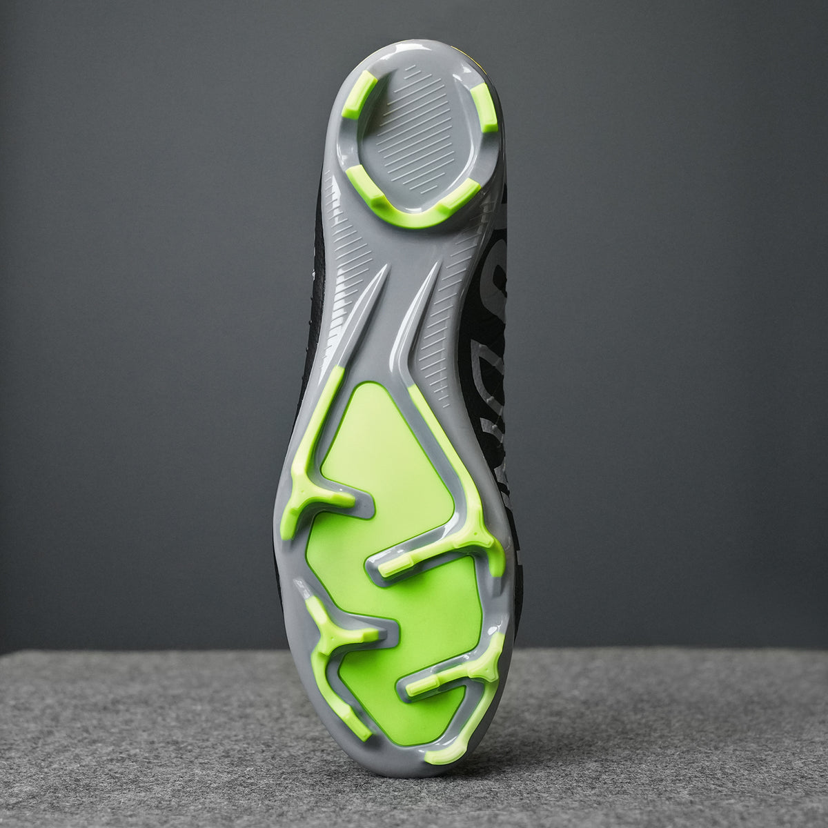 PRO DNA™ DUAL THREAT CLEAT PACK