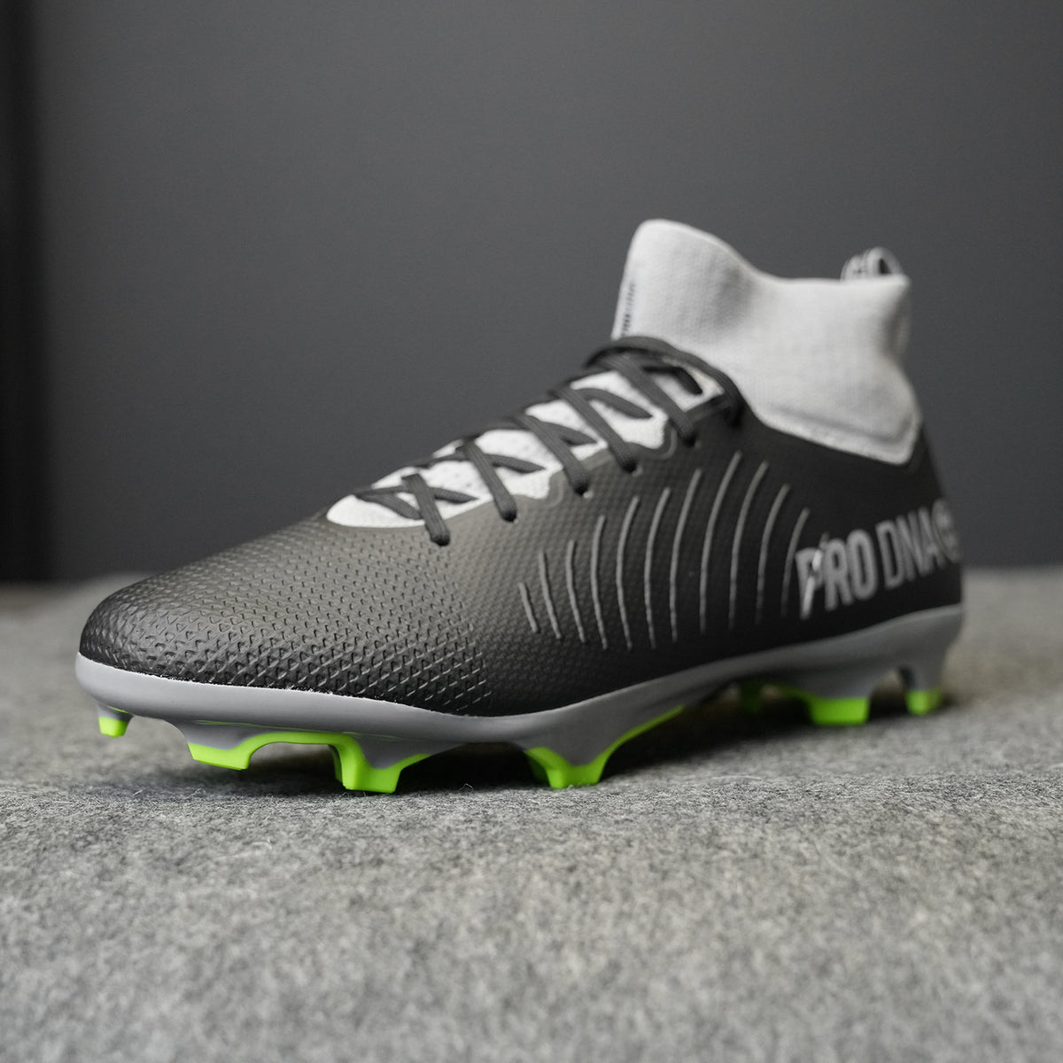 PRO DNA™ DUAL THREAT CLEAT PACK