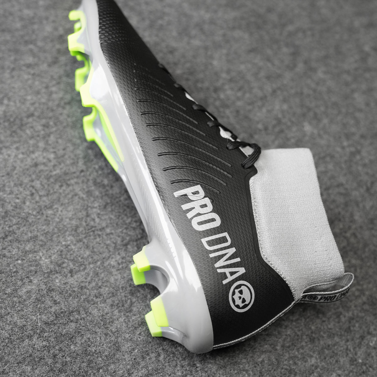 PRO DNA™ DUAL THREAT CLEAT PACK