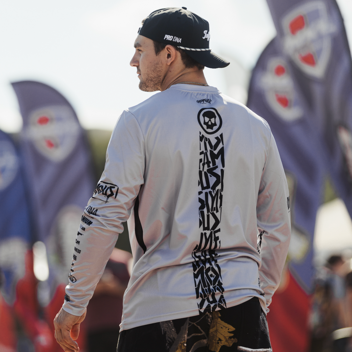 PERFORMANCE LONG SLEEVE - INFAMOUS TEAM WEAR (GREY)